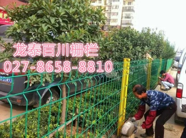 孝感園林局桃形立柱三角折彎護(hù)欄網(wǎng)