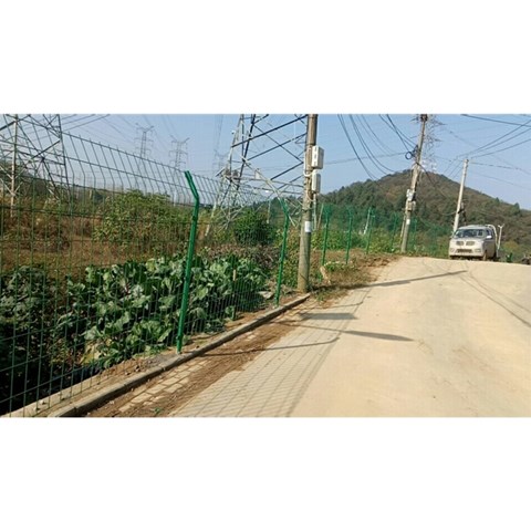 提高公路護(hù)欄網(wǎng)的防撞性能和安全性