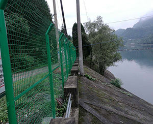 水庫護(hù)欄